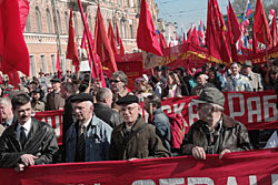 Одесситы принесли 140 тюльпанов к воображаемому Ленину 