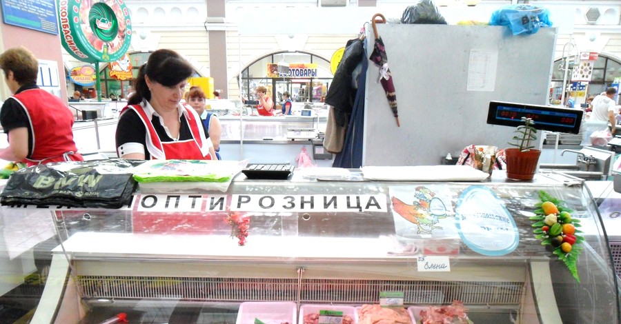 На одесских рынках замораживают фрукты и обдувают мясо