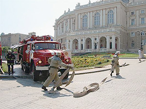 Одесский Оперный спасали от пожара