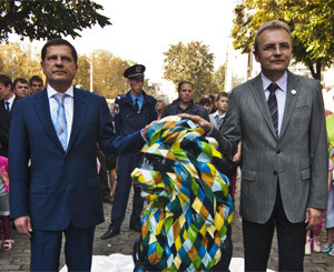 Мэр Львова подарил одесситам прикольного льва