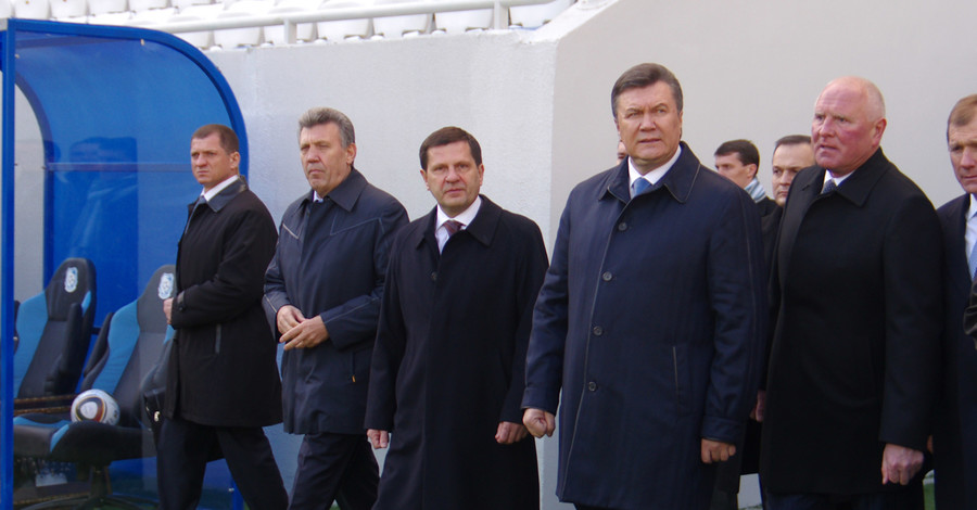 Янукович пообещал болеть за 