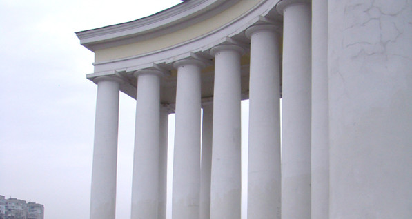 Воронцовскую колоннаду в Одессе выкрасили по ошибке