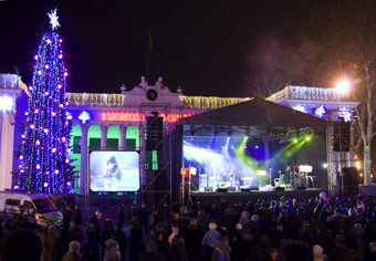 В Новый год на Думской выступят кавээнщики и участники 