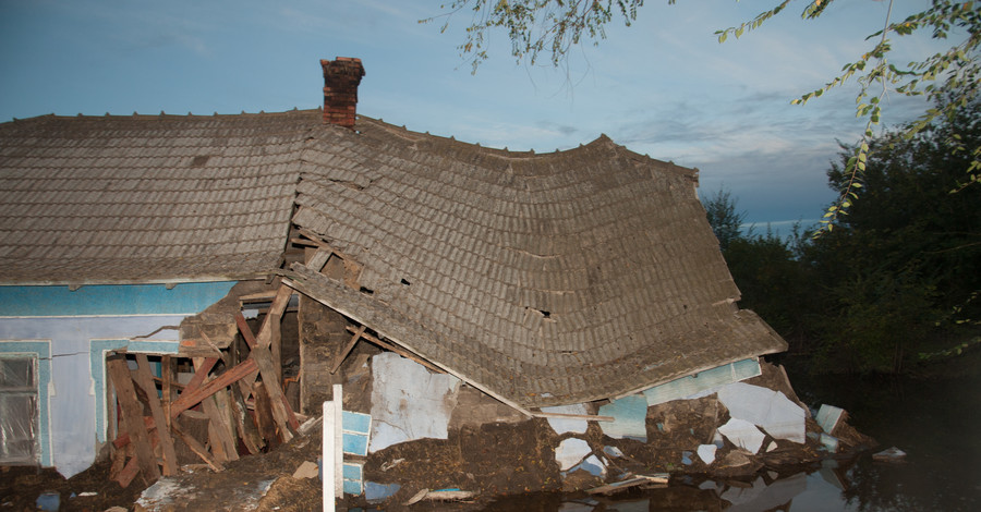  Под Одессой пенсионер трое суток ждал помощи в затопленном доме