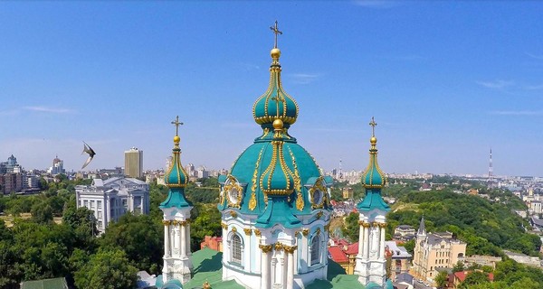 Киевлянин снял купола Андреевской церкви с высоты птичьего полета