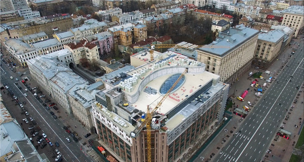 Киевский ЦУМ с высоты птичьего полета: стеклянный купол и 2-этажная крыша