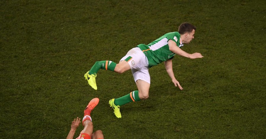 Капитан сборной Ирландии получил жуткую травму в матче отбора на ЧМ-2018