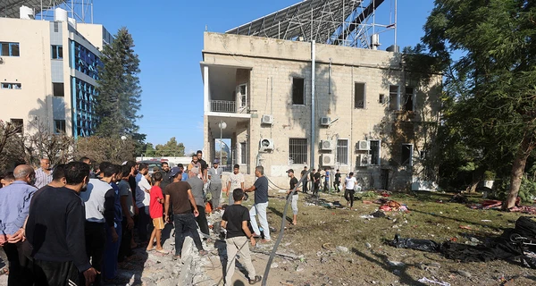 Смертельный удар по больнице в Газе: США – за Израиль, Европа - сомневается