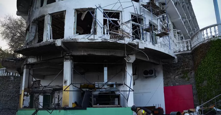 В результате утреннего удара по Николаеву повреждена гостиница, недавно восстановленная после обстрелов 2022 года
