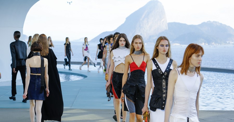 Louis Vuitton, Gucci и другие французские бренды отказались от слишком худых моделей