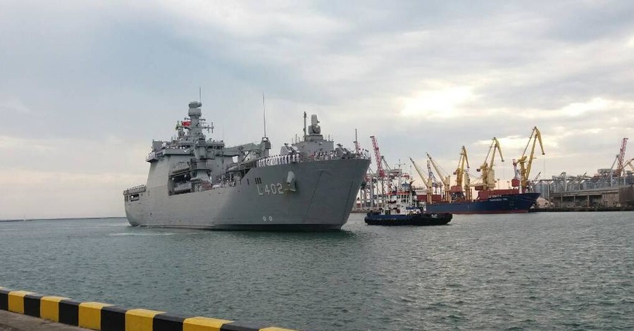 В Одесский порт зашел турецкий десантный корабль 